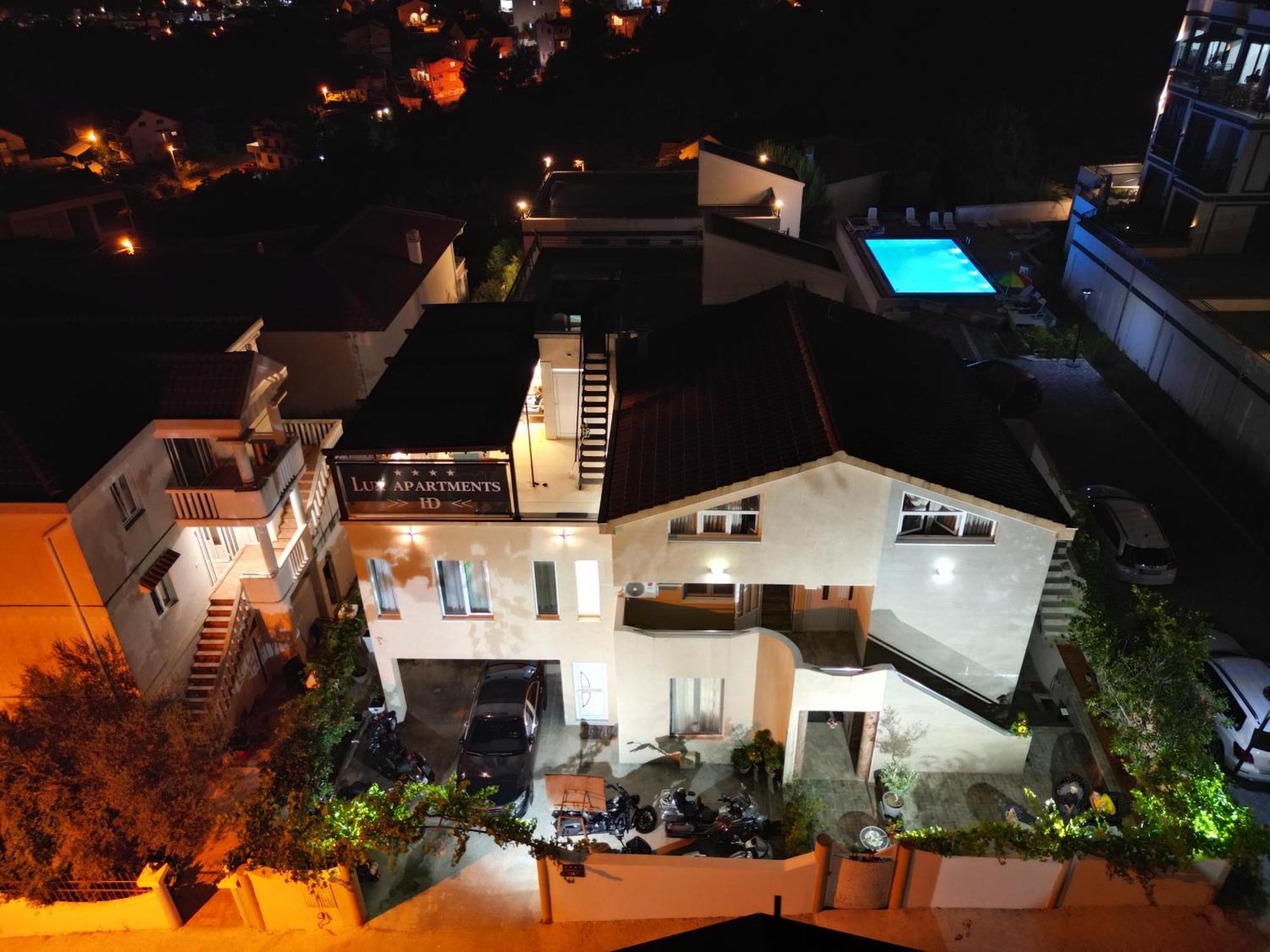 Id Apartments ติวัต ภายนอก รูปภาพ